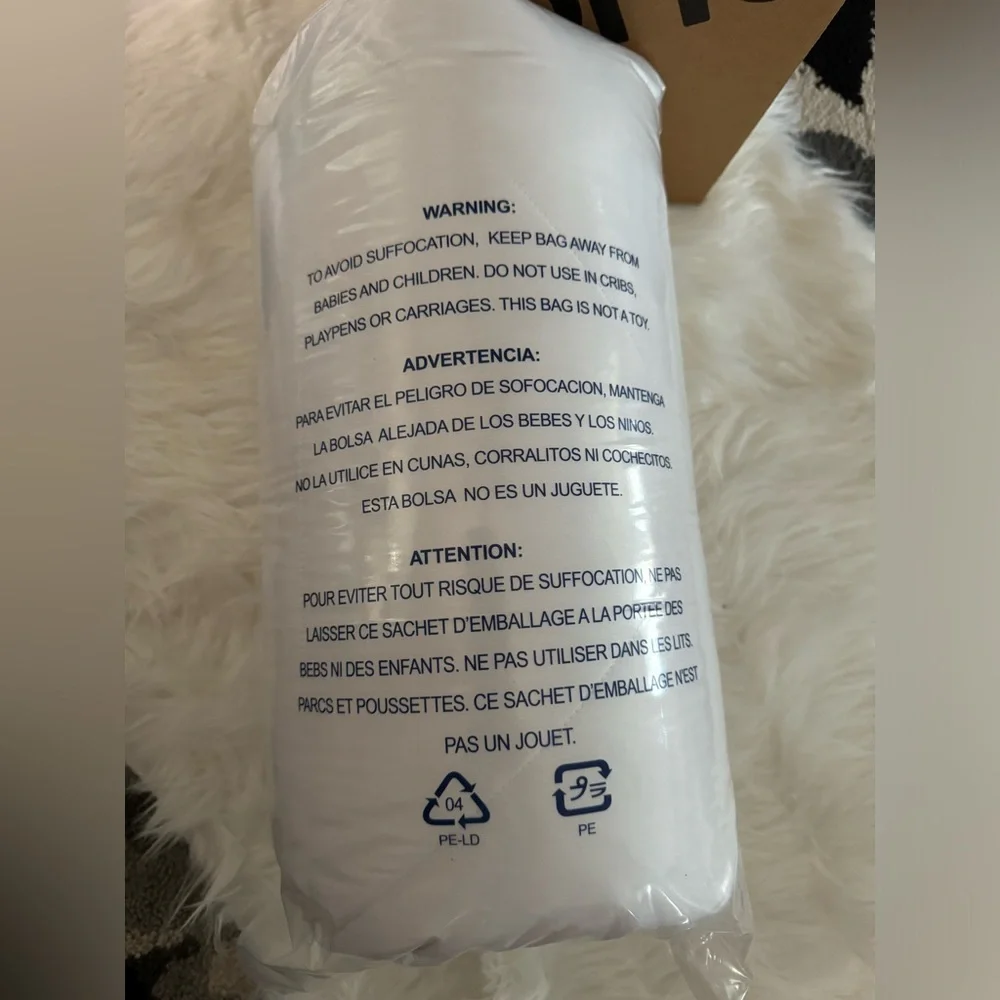 New Sleep Zone White Comforter (Q)